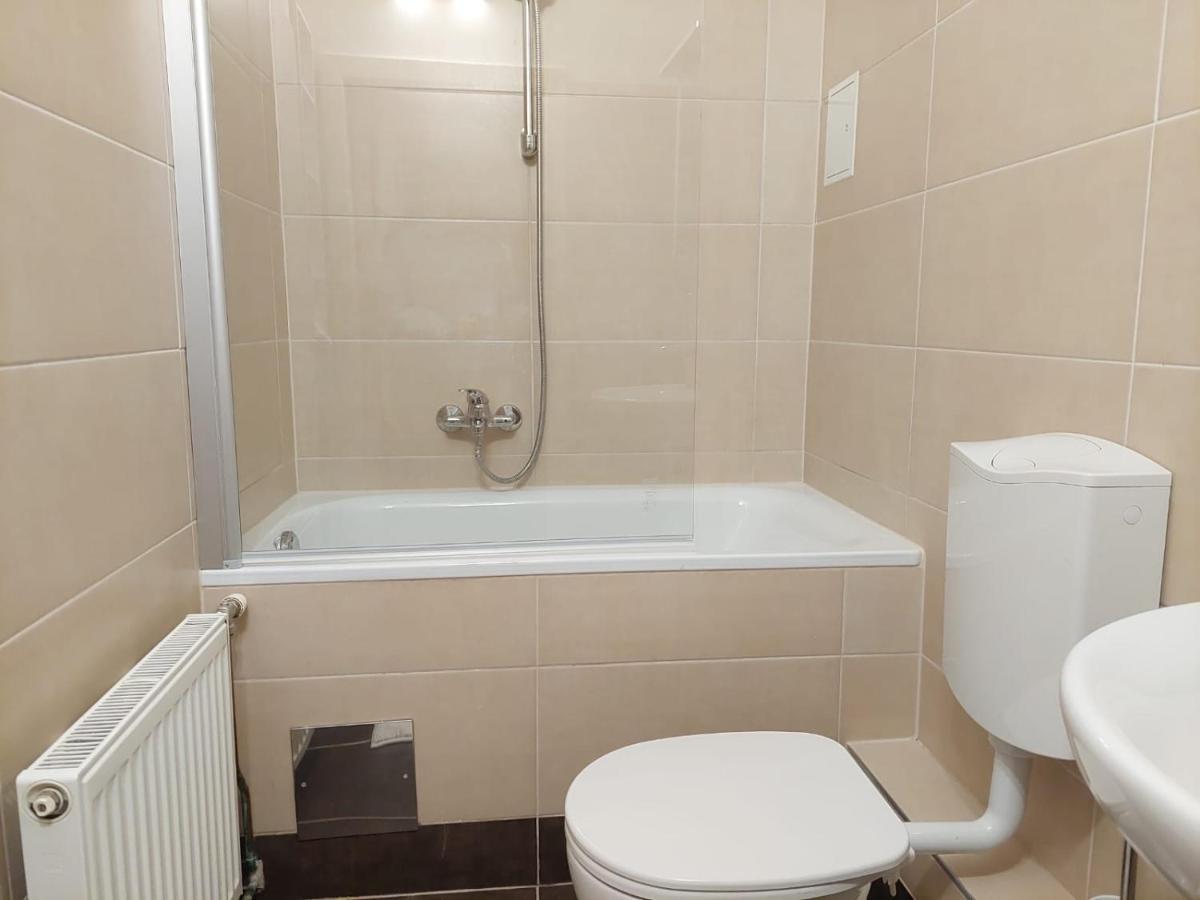 Balcony Apartment, 5 Min Walk To First District * Wien